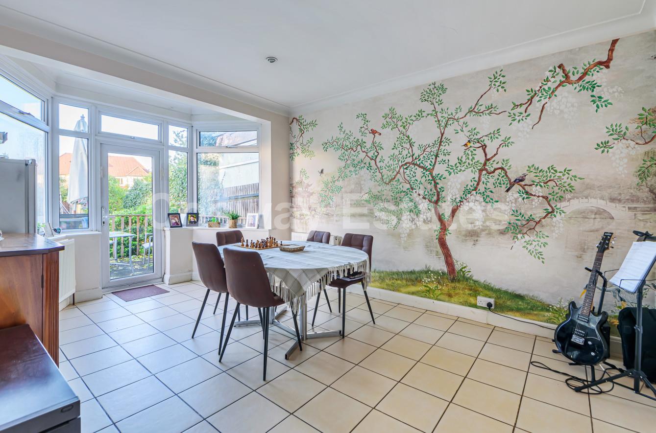 Sydney Grove, London